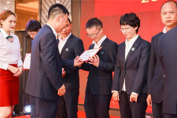 科技2.jpg 科技2.jpg